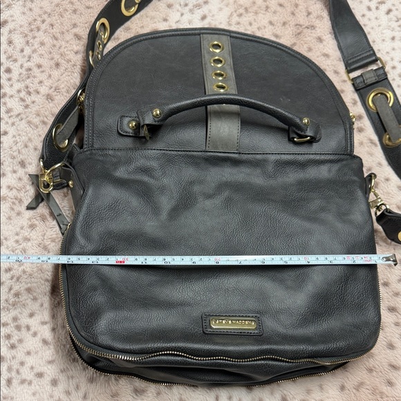 Steve Madden Black and Gray Crossbody Bag with Gold Accents - Picture 8 of 10